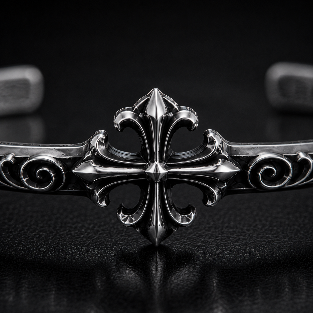 FLUME Midnight Saint Fleur Cuff
