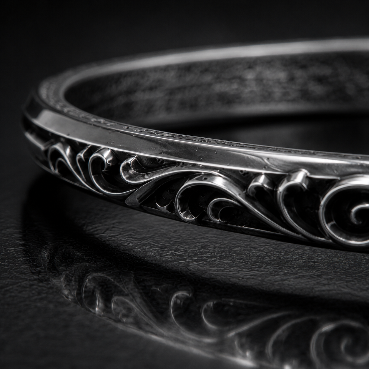 FLUME Midnight Saint Fleur Cuff